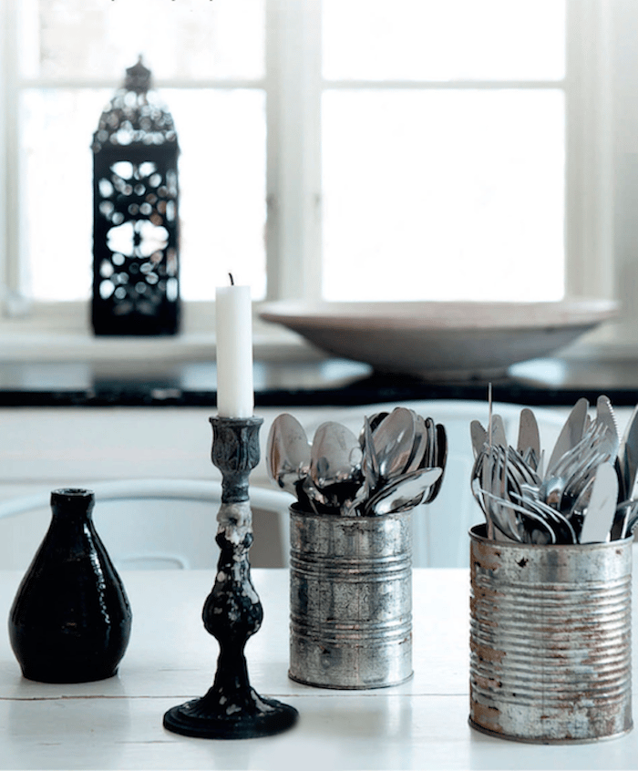couvert maison noir et blanc