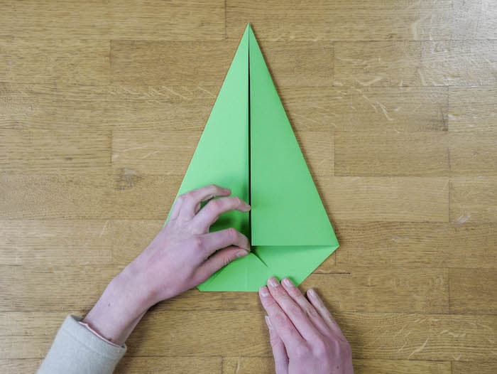 bricolage de noel 6 papier vert corde pompons et feutres