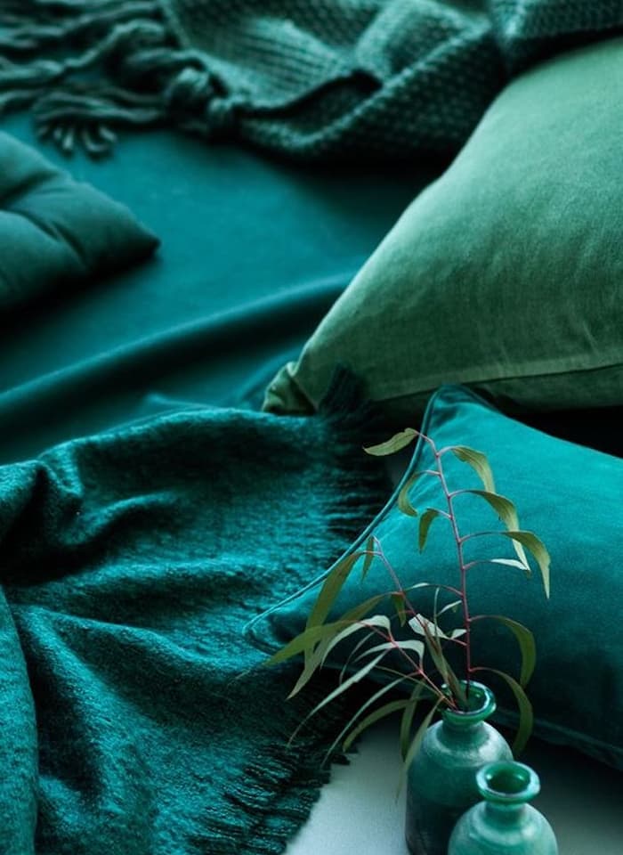 deco vert canard petrole coussin plaid velours tendance 2019