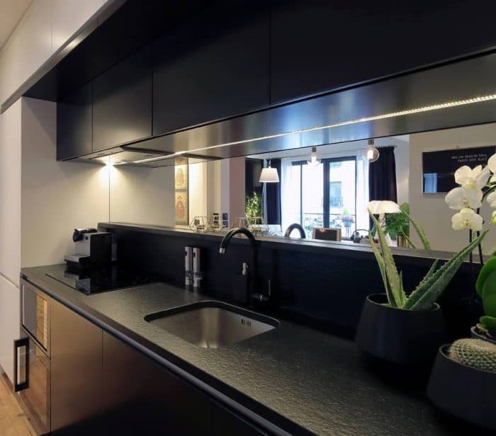 appartement chic paris cuisine noir amenagement