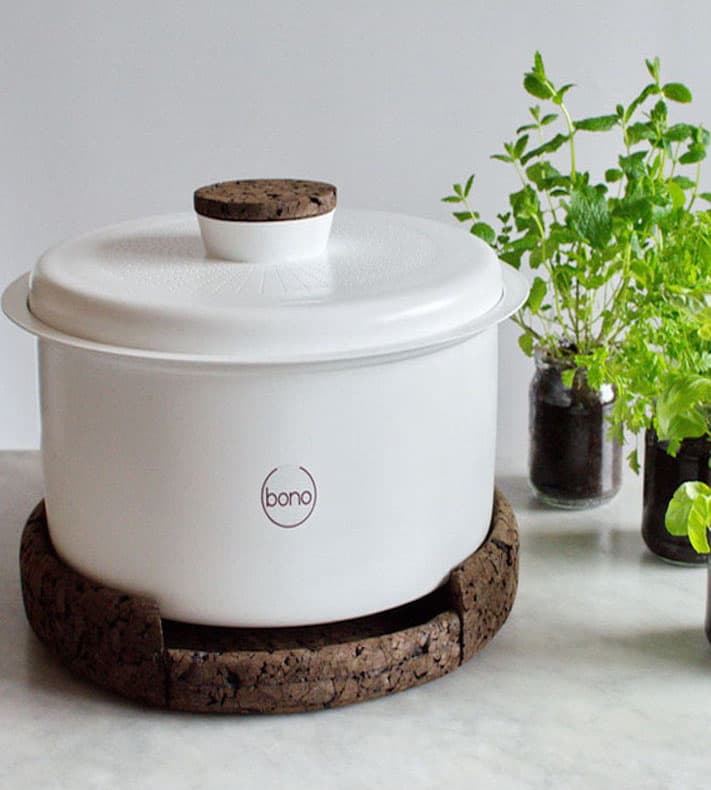 zéro déchet compost blanc cuisine rond support marron plante verte recyclage blanc - blog déco - clem around the corner