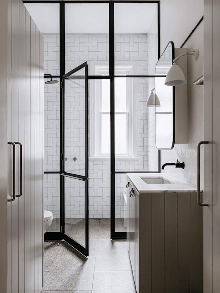 bungalow californien scandinave chic salle de bain verriere