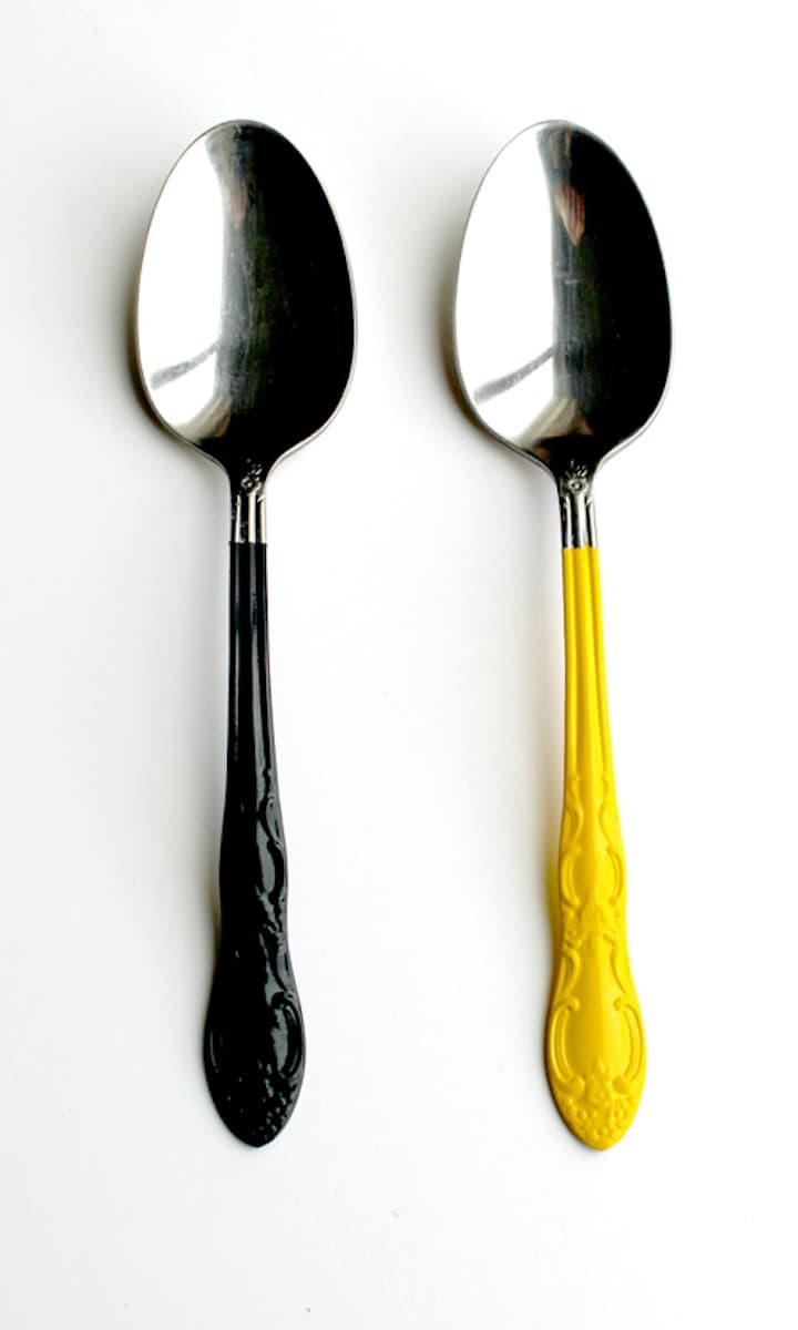 diy tuto avec du vernis à ongle noir jaune - blog deco - clemaroundthecorner