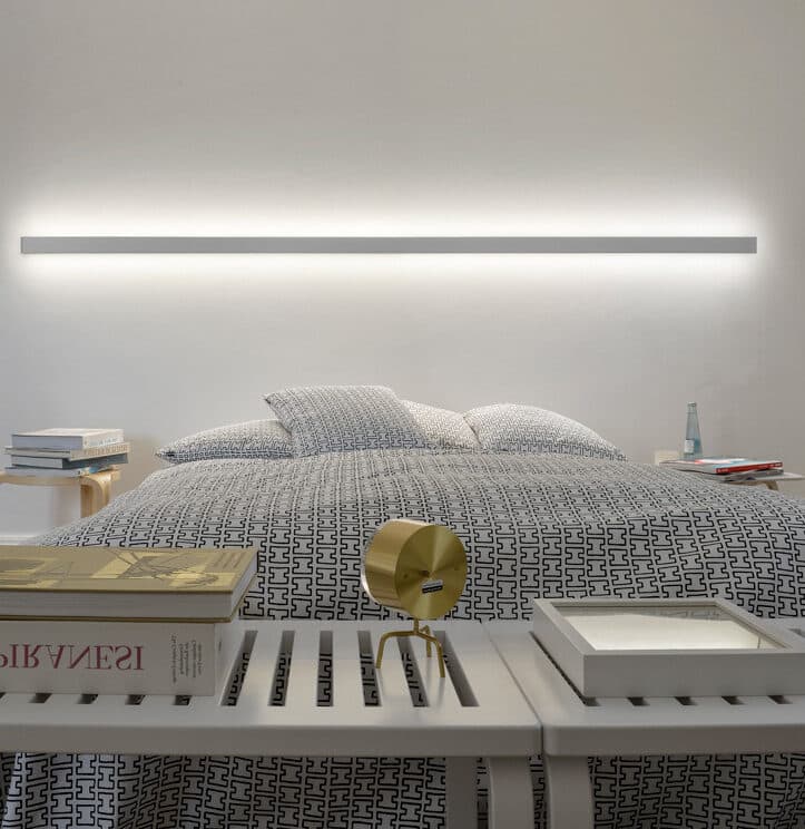 chambre neon blanc chambre deco intérieure sobre élégante parquet bois