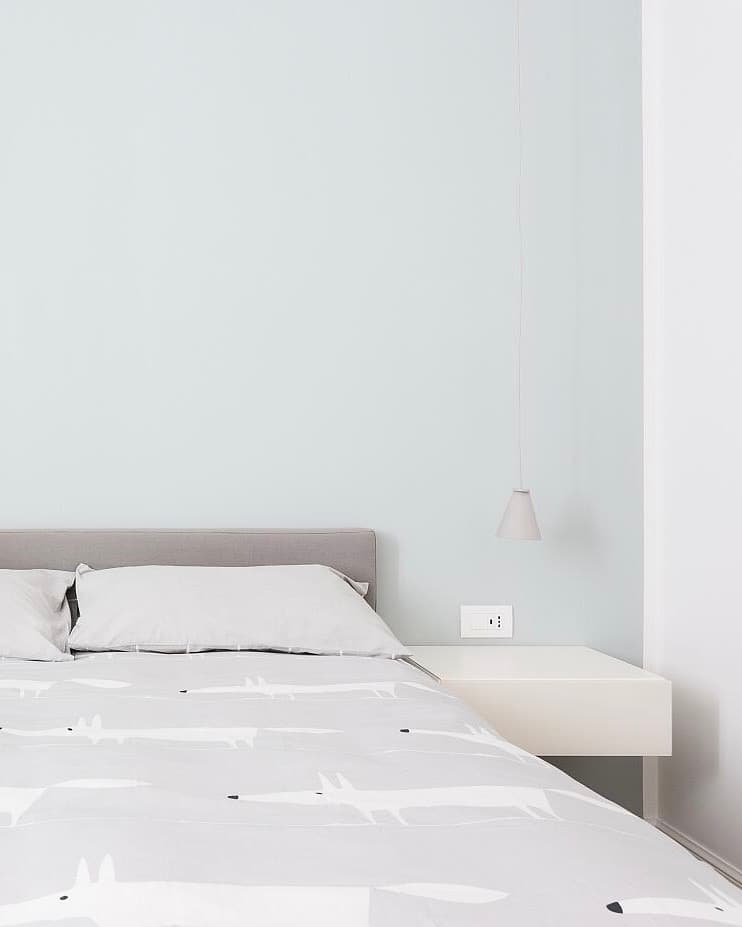 chambre parentale mur de couleur vert eau mint bleu clair housse de couette renard