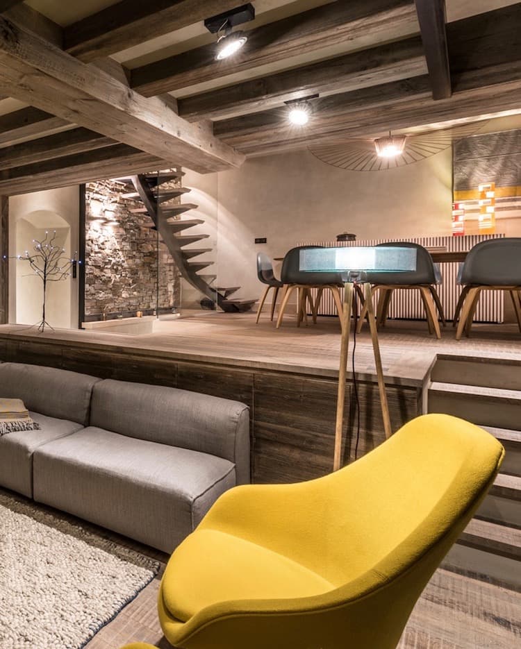 chalet design meribel chaise hay jaune montagne deco moderne