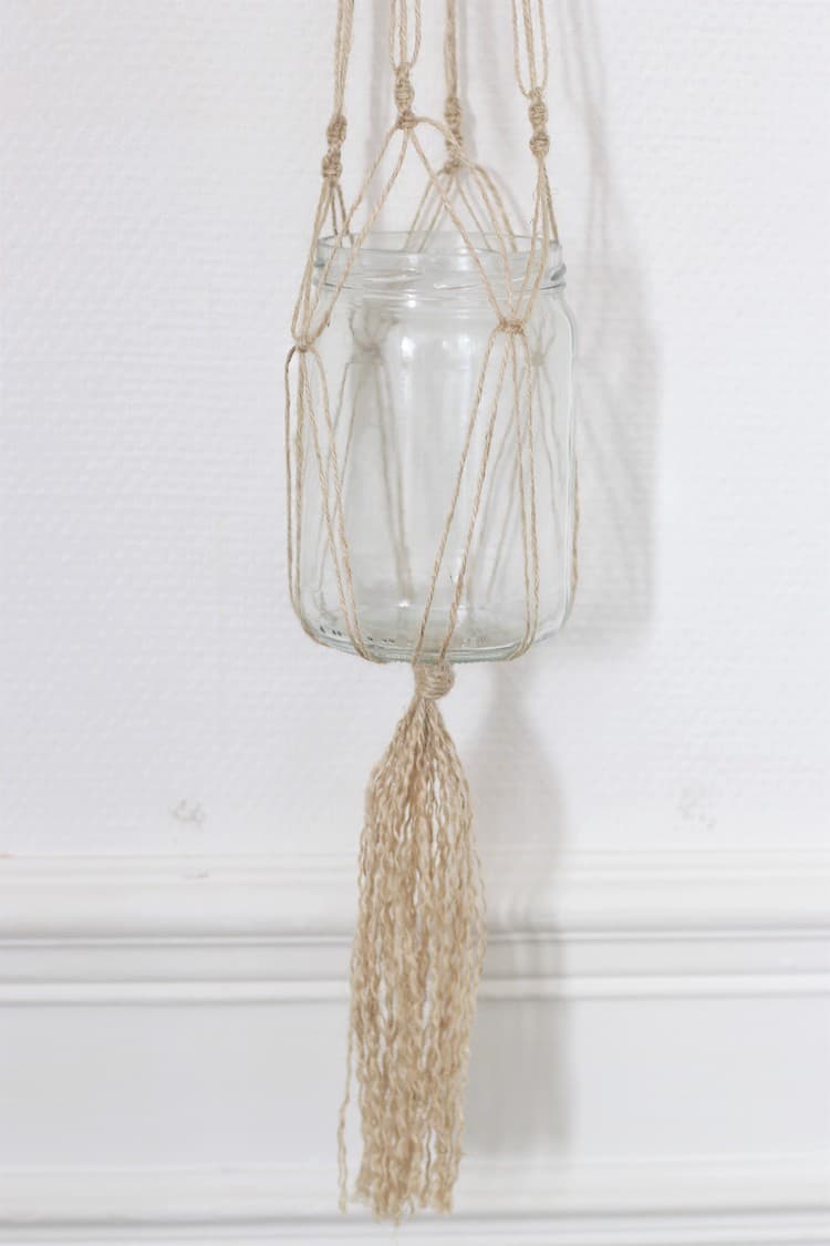 créer fabriquer cadeau fête des mères pot fleur suspendu en corde verre pot confiture upcycling