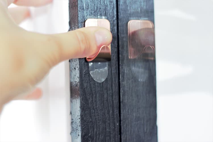 personnaliser miroir porte-bijoux attache collier facile - blog création déco