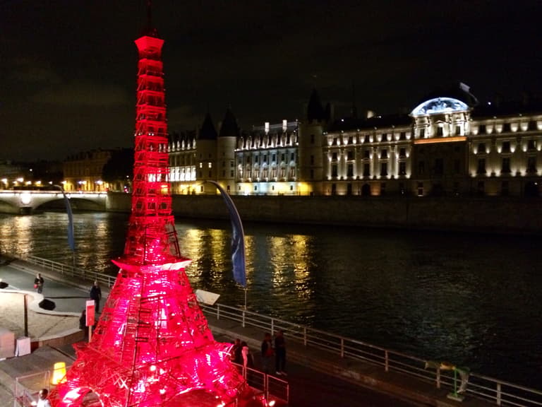 Joyeux anniversaire Tour Eiffel Fermob !
