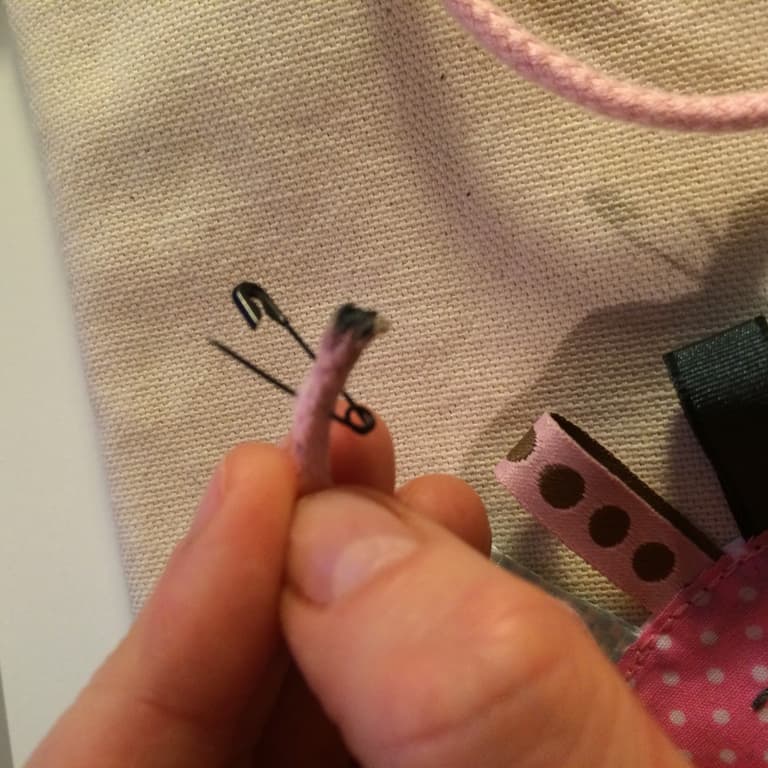 comment arrêter cordelette de s'effilocher technique équille et allumette