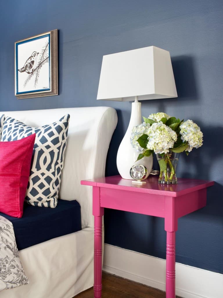 Table de chevet diy peinture demi table.
