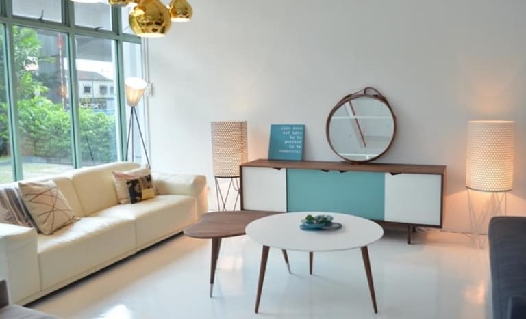Showroom de mobilier scandinave à Singapour avec canapés et meubles design