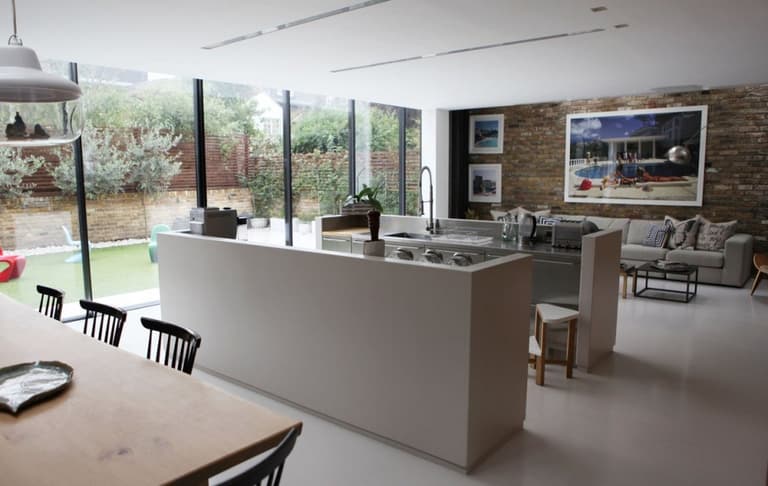 coin cuisine ouverte blanche design Chloe Macintosh Londres.