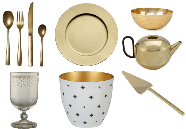Assiette, couverts et verre pour une table de Noël dorée
