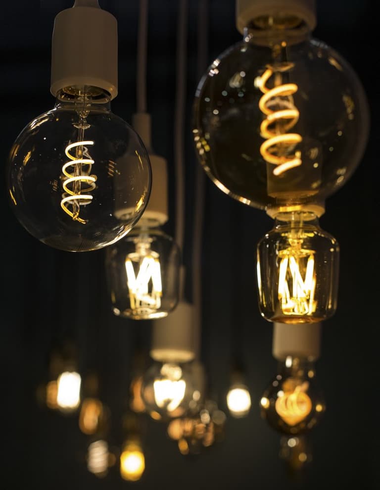 Les ampoules led à filament apportent une ambiance cosy tout en étant écologiques.