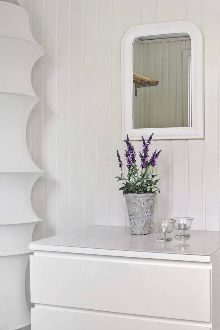 repeindre lambris blanc moderniser cabanon