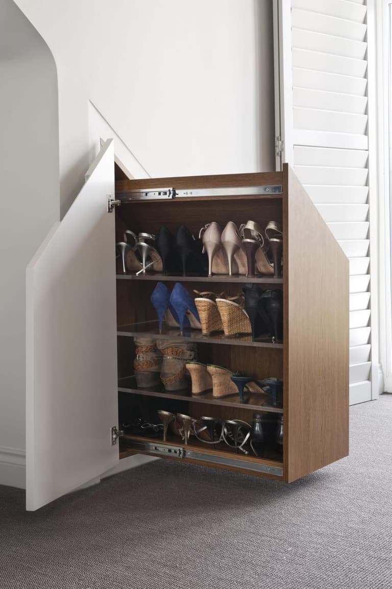 aménager un dessous d'escalier rangement chaussures