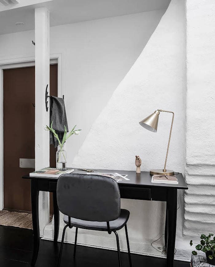 petit appartement blanc bureau entrée