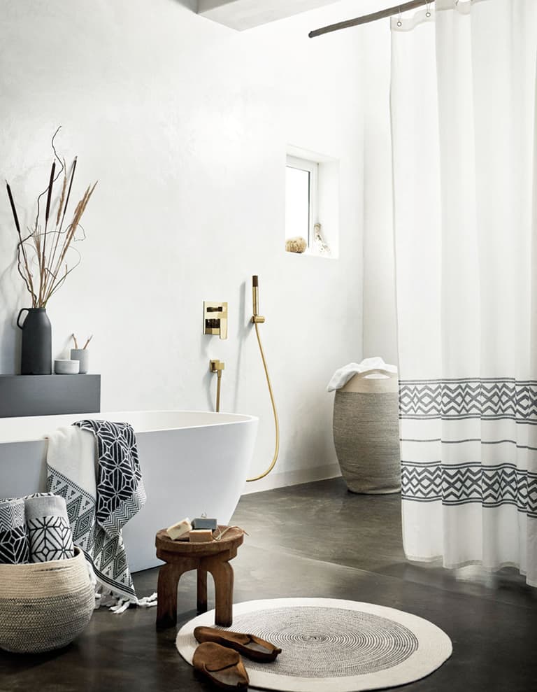 tapis rond salle de bain bois - blog déco - clem around the corner