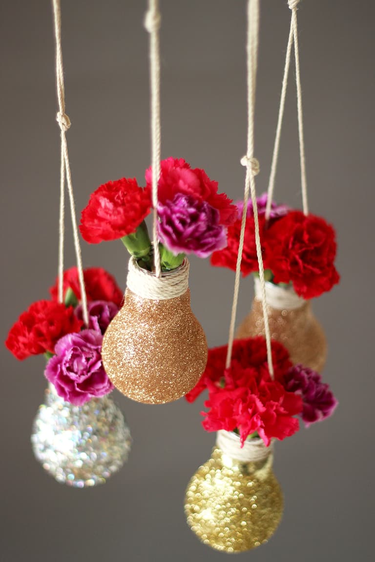 idée déco récup ampoule suspension fleurs - blog déco - clem around the corner