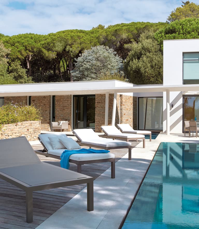 komfy ambiance cocooning piscine villa moderne contemporain