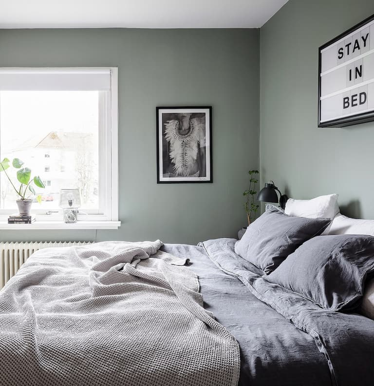 papier peint chambre parentale vert de gris - blog déco - clem around the corner