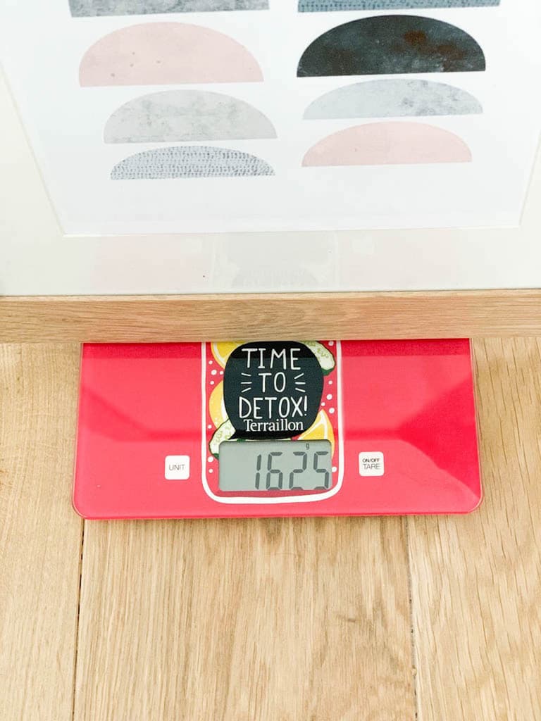 test languette autocollant 3m pour accrocher tableau avis clemaroundthecorner