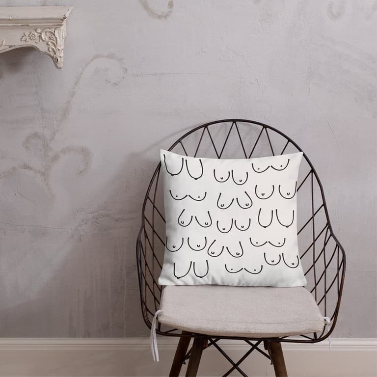 déco féministe dans notre intérieur coussin seins oreiller féministe boob déco minimaliste noir et blanc déco décoration clematc