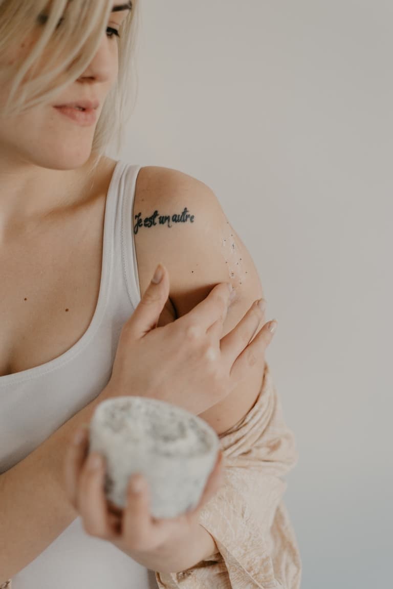 recettes cosmétique bio gommage corps exfoliant huile de coco végétale sucre diy fait maison salle de bain