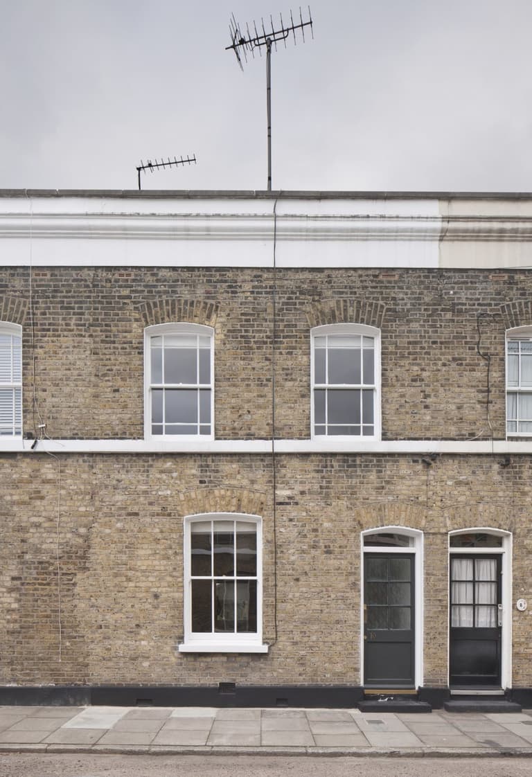 Façade briques maison londonienne rénovation tendance - blog déco - clemaroundthecorner