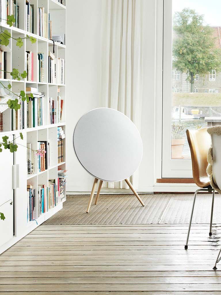 enceinte design bluetooth ronde circulaire pied bang & Olufsen A9 mk3 review