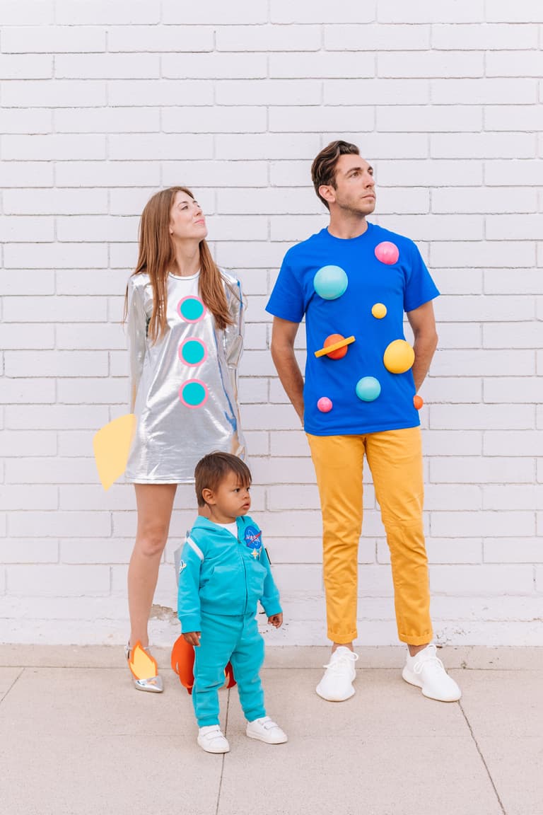 déguisement diy famille costume espace nasa planète étoile fusée original