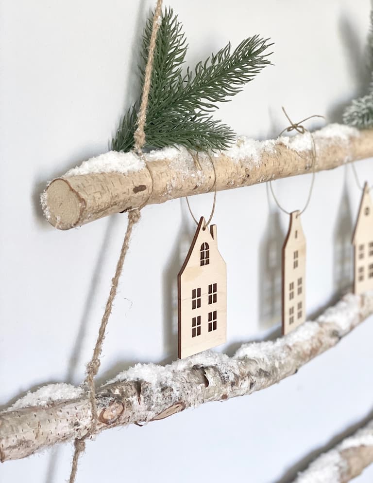 décorer ses murs sans percer ornement décoration sapin maisonnette scandinave maison en bois diy