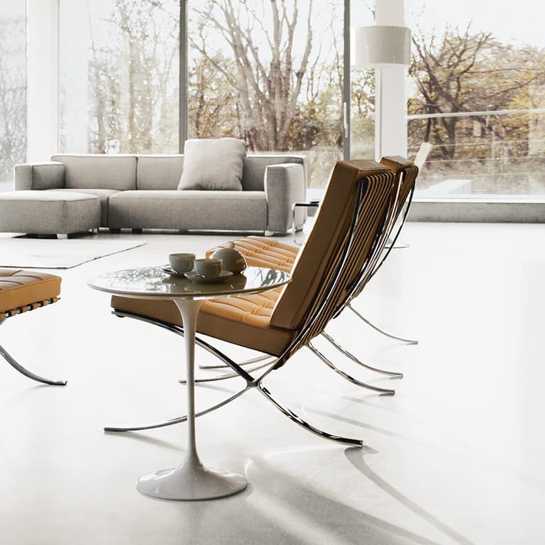 barcelone chair saarinen side table tulipe salon canapé gris - blog déco - clemaroundthecorner