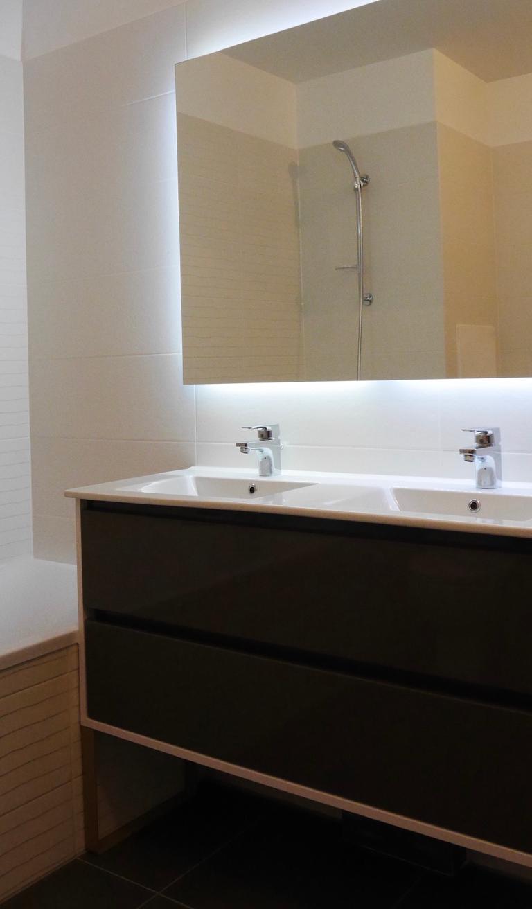 idylle salle de bain noir blanche beige moderne cogedim