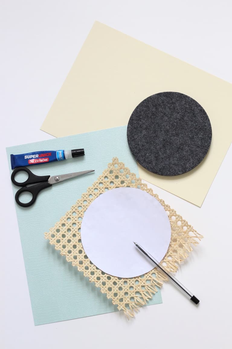 comment fabriquer un porte-bijoux mural en cannage - blog déco fille