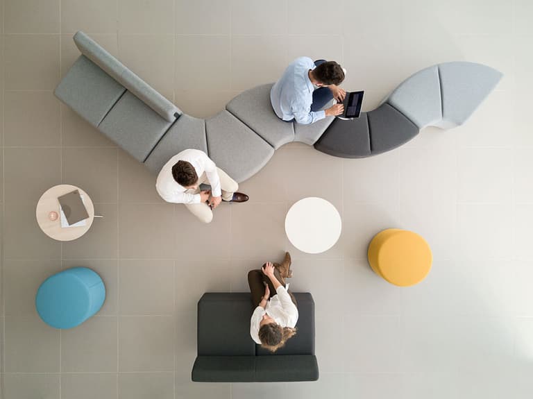 accueil entreprise pouf entrée modulable canapé rond design - blog déco - clem around the corner