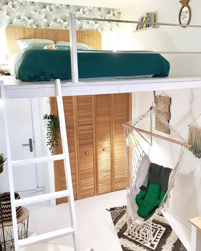 déco tropicale chambre dado mezzanine hamac frange tendance bohème chic