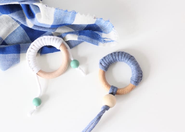 fabriquer hochet bébé dentition Montessori blog création déco diy clem around the corner