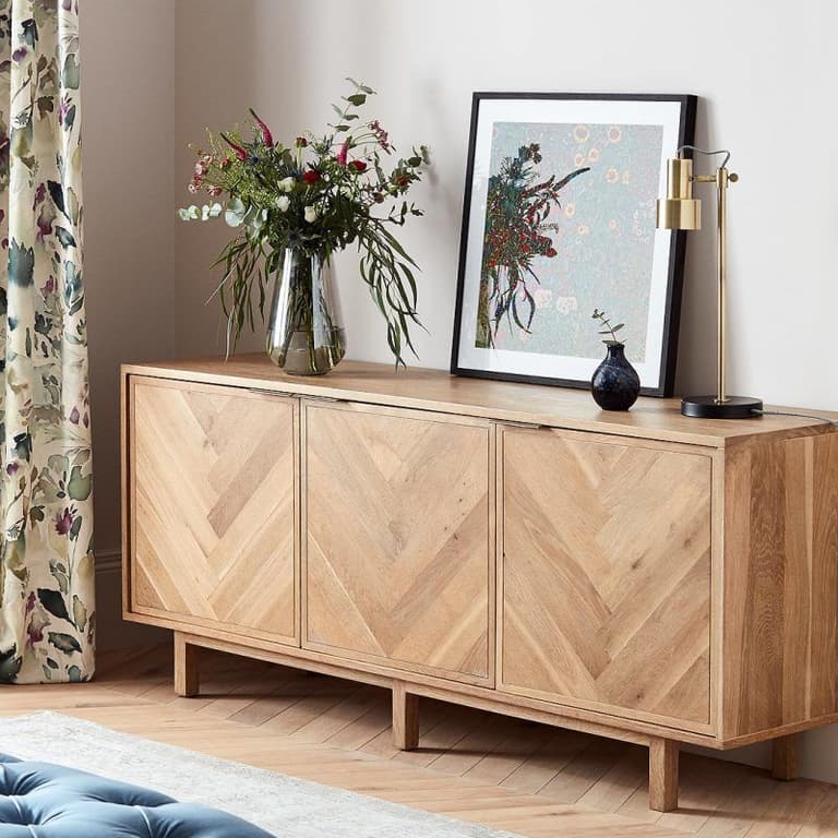 meuble bois déco salon rideau fleuris vert rose vintage