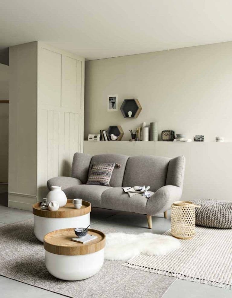canapé gris table basse ronde tapis blanc deco blog