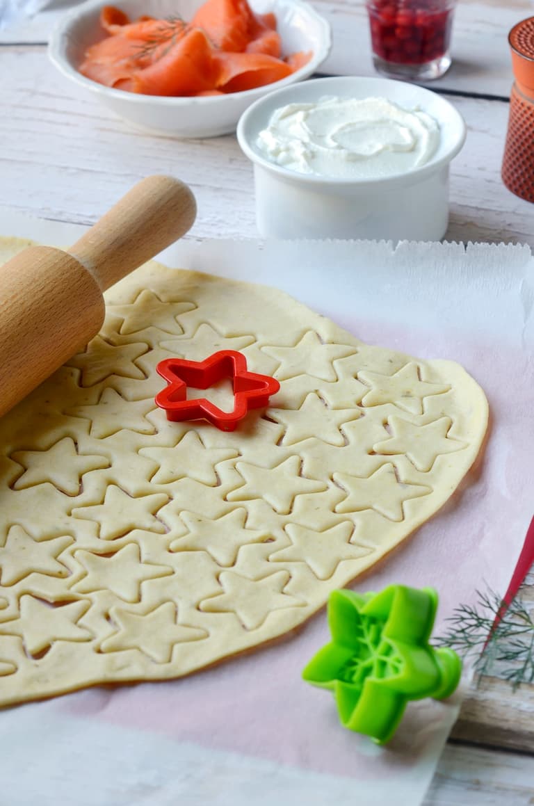 Crackers de fête découpés en étoiles