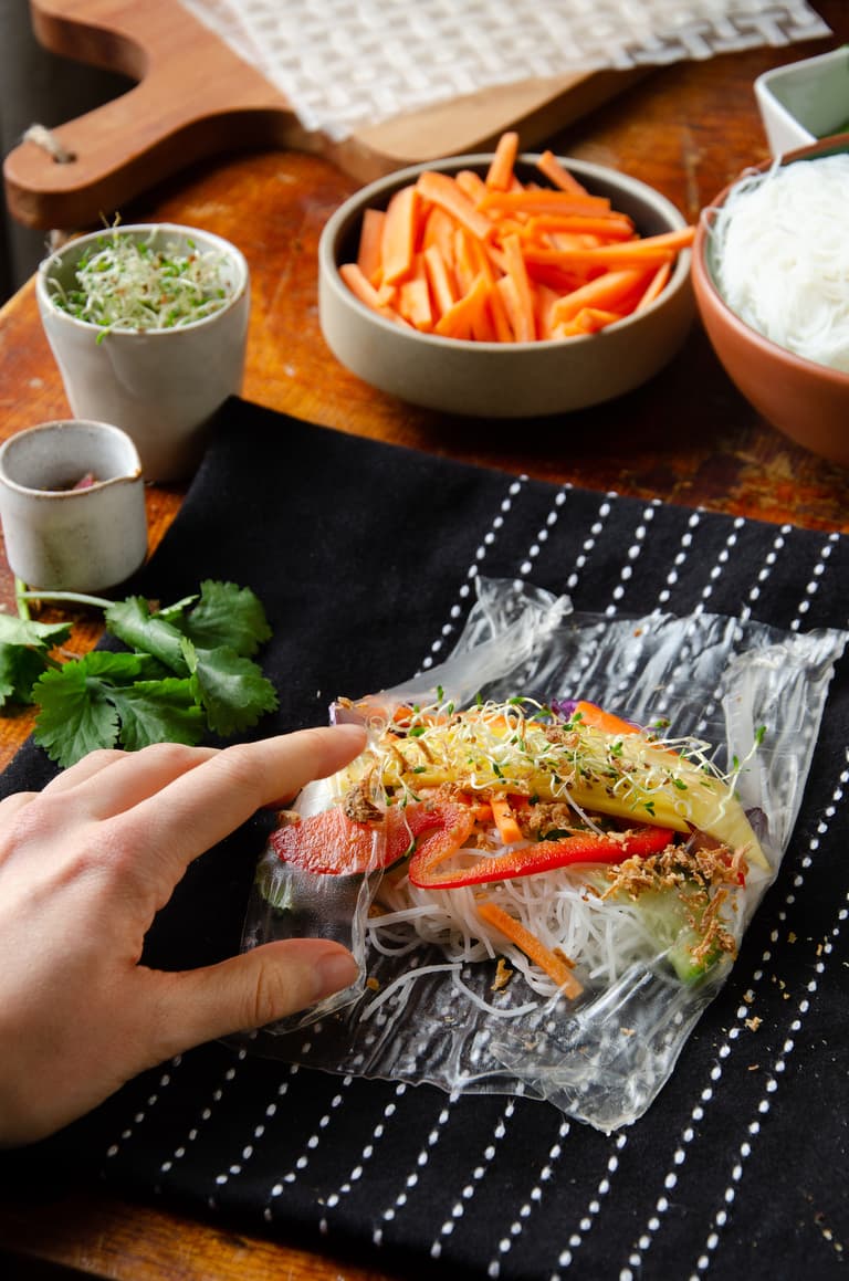 comment rouler rouleaux de printemps vegan technique