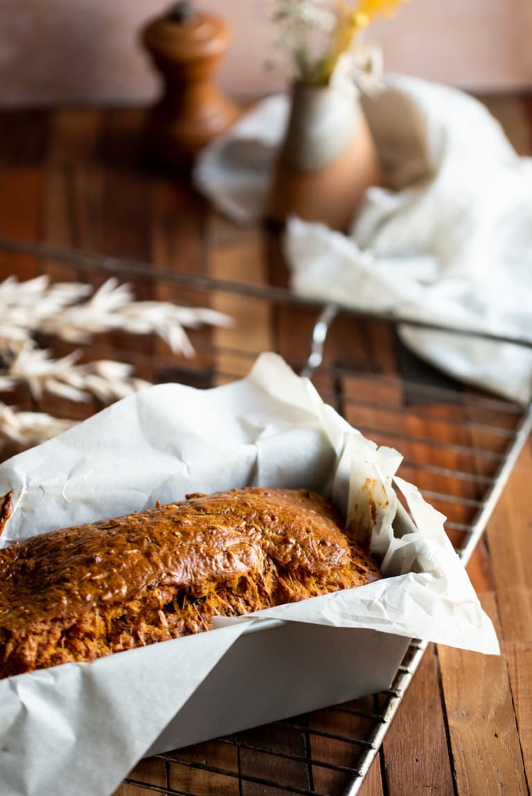 Cake courgette et menthe doré dans son moule