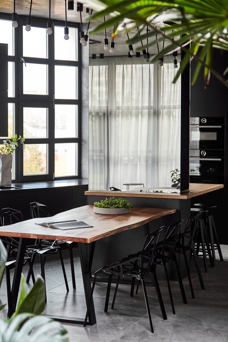 cloison miroir séparer table repas espace cuisine ouverte