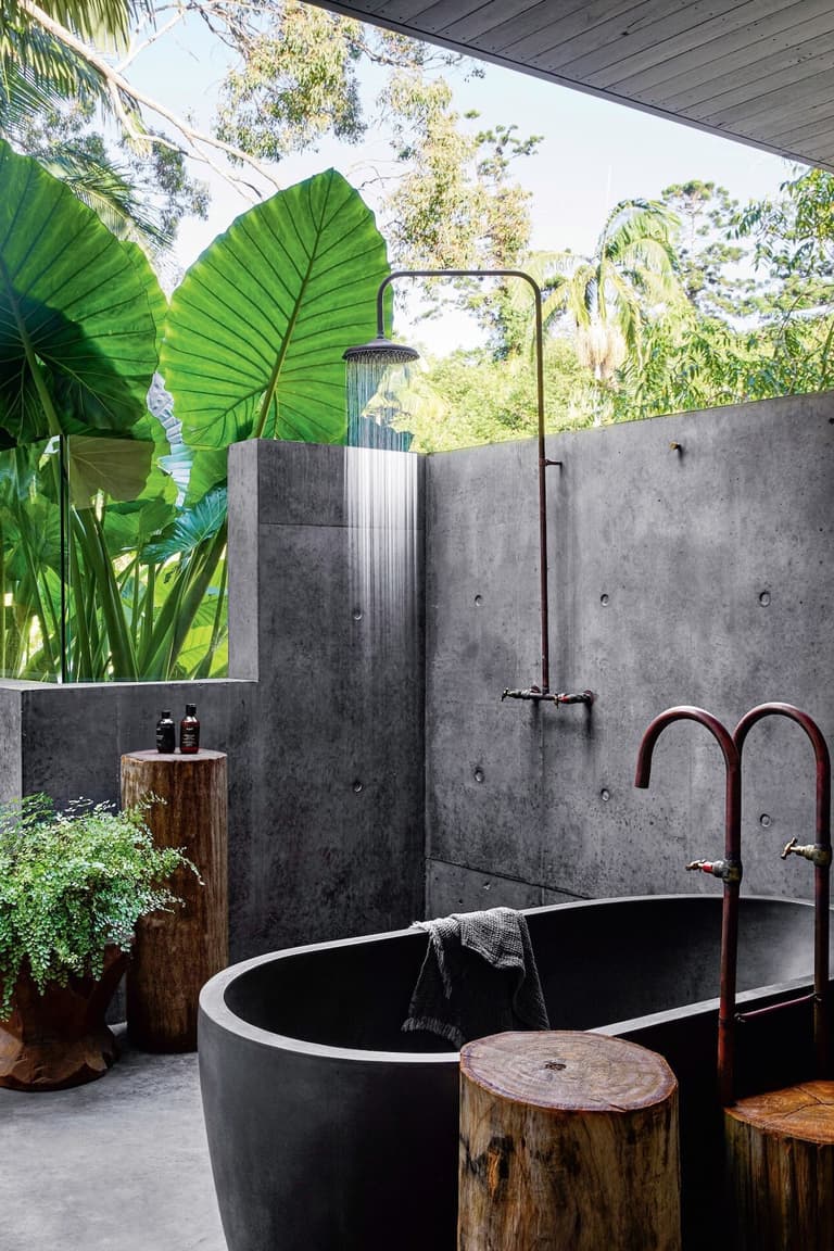 salle de bains extérieur suite parentale douche italienne donnant jardin