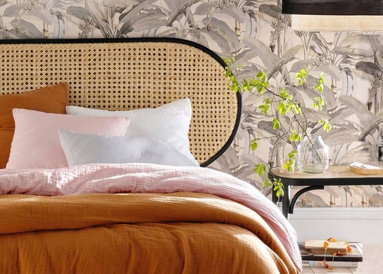 chambre rétro tête de lit cannage noir bois lin orange 60 années 70