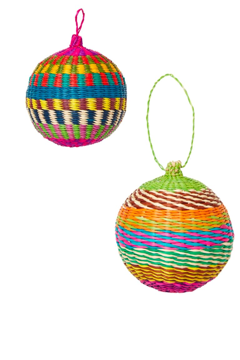 boule de Noël sapin artisanale rotin colorée mexicaine