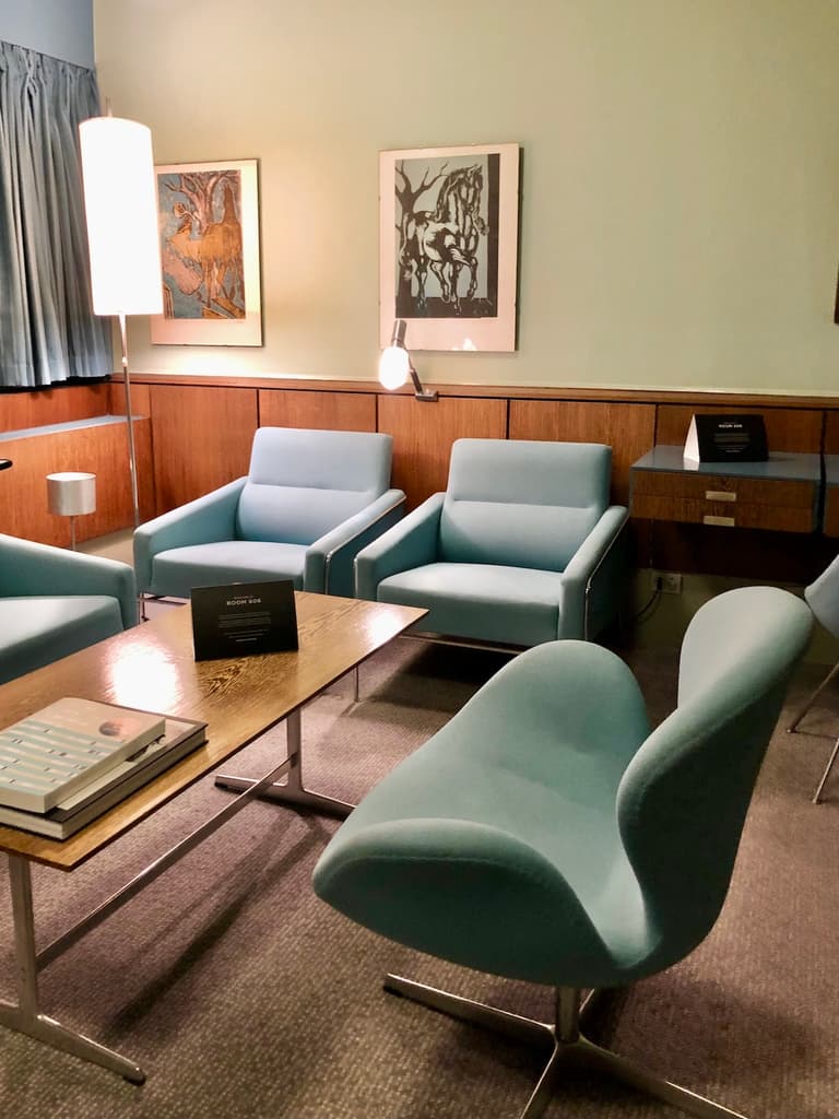 chambre 606 Jacobsen Radisson hotel Copenhagen egg chair turquoise