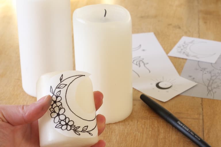 dessin lune fleur motif astral tatouage